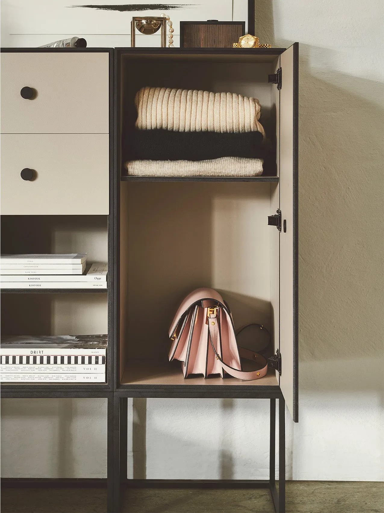 Frame Door